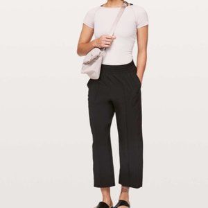 NWOT Lululemon Wanderer Crop (size 10)